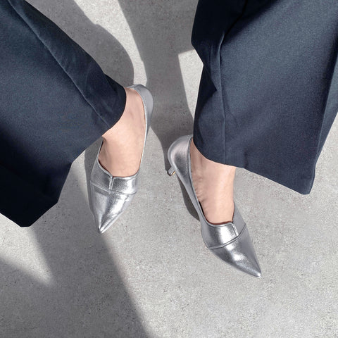 10%OFF:2025SSBI:ポインテッドトゥ 切替 パンプス(5154)シルバー/mamian(マミアン)