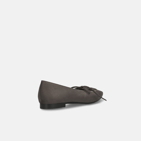 2025AW:レースアップデザイン フラットシューズ(m17060)チャコールS/mamian(マミアン)