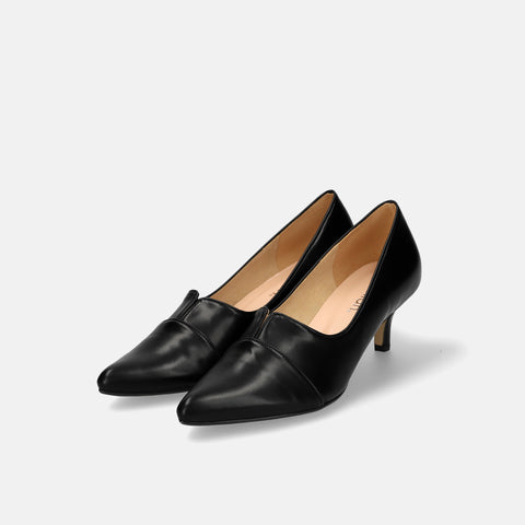 2025AWBI:ポインテッドトゥ 切替 パンプス(5154)ブラック/mamian(マミアン)