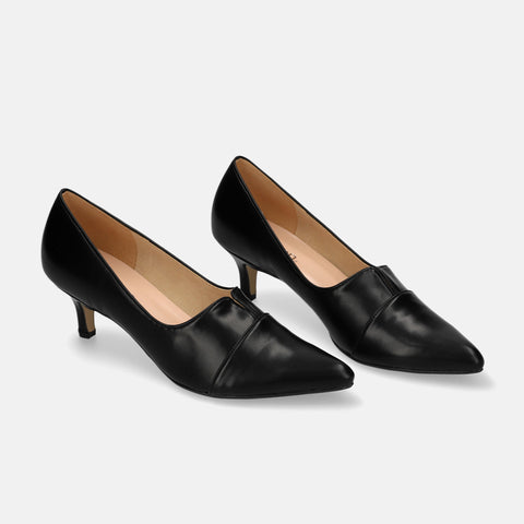 2025AWBI:ポインテッドトゥ 切替 パンプス(5154)ブラック/mamian(マミアン)
