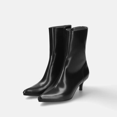 35% OFF: 2023AW: Pointed toe short boots (5736) Black