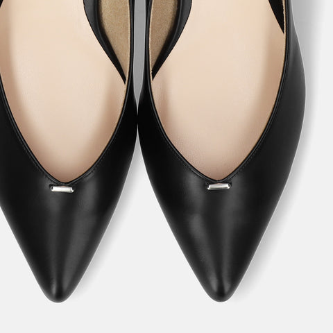 予約：2026SS：メタルパーツ Vカットパンプス（m45021）ブラック